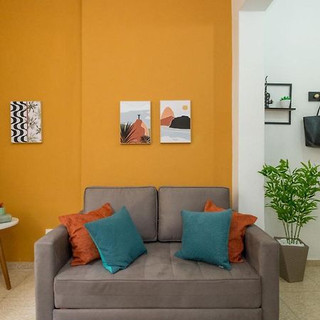 Conforto E Relax, Caminhando Para A Praia De Copacabana, Quarto E Sala, Completo, Com Wi Fi, Cozinha, Ar Condicionado Rio de Janeiro Luaran gambar