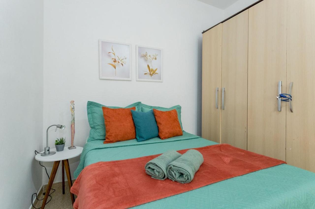 Conforto E Relax, Caminhando Para A Praia De Copacabana, Quarto E Sala, Completo, Com Wi Fi, Cozinha, Ar Condicionado Rio de Janeiro Luaran gambar